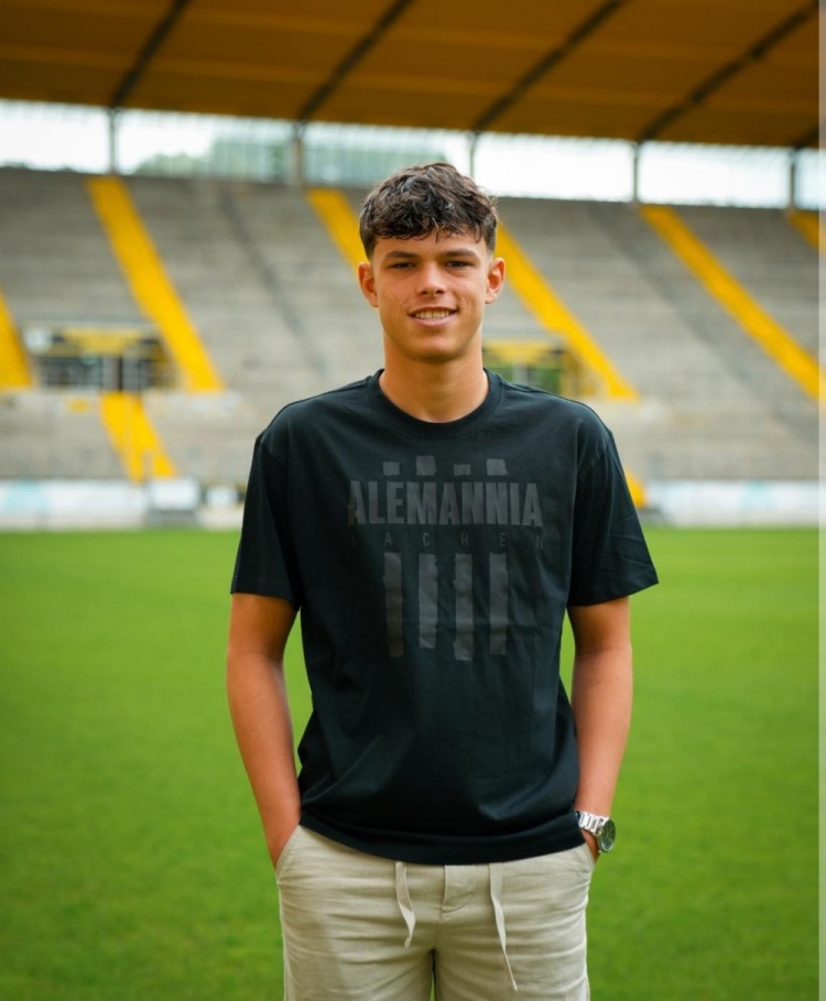 星空体育app-天空：19岁德丙中场今夏将成为关注对象，霍村等多支球队对其有意